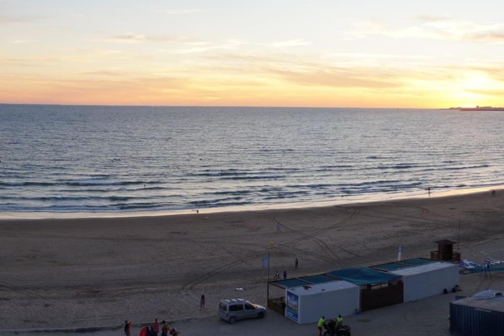 Piso Muy Moderno Para 4 Personas Y Una Cuna A 7 Min Caminando A La Playa, Con Aire, Balcon Con Vistas Y 2 Piscinas El Puerto de Santa María Esterno foto