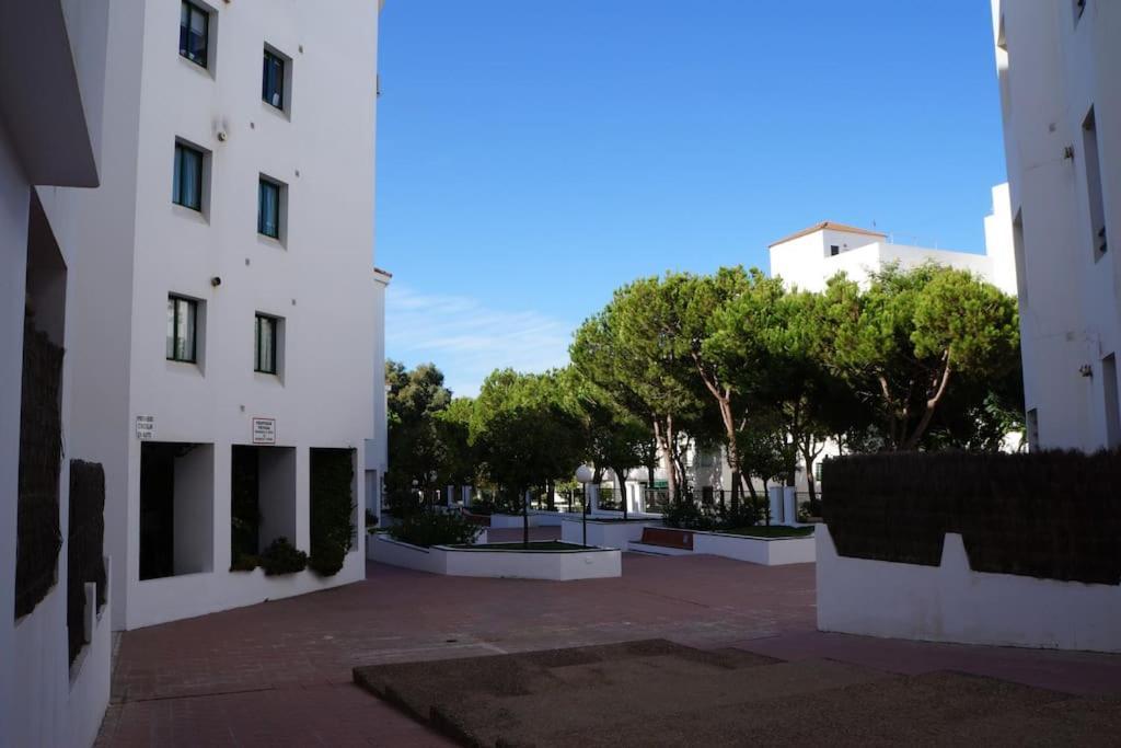 Piso Muy Moderno Para 4 Personas Y Una Cuna A 7 Min Caminando A La Playa, Con Aire, Balcon Con Vistas Y 2 Piscinas El Puerto de Santa María Esterno foto