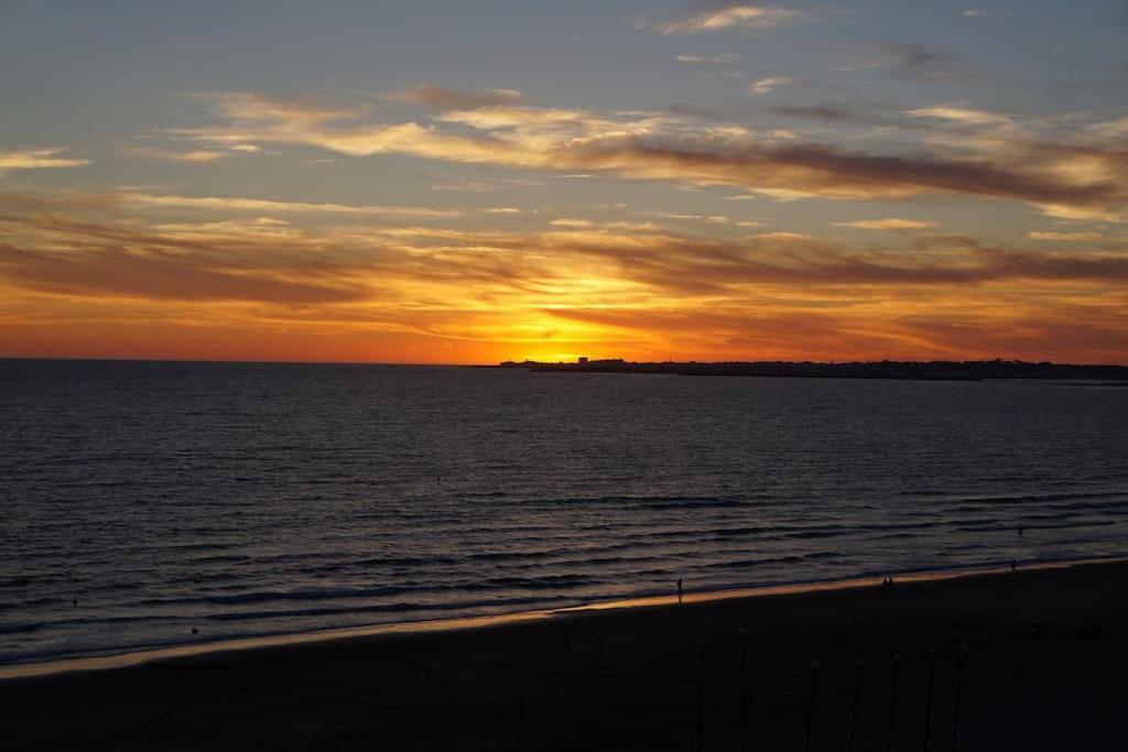 Piso Muy Moderno Para 4 Personas Y Una Cuna A 7 Min Caminando A La Playa, Con Aire, Balcon Con Vistas Y 2 Piscinas El Puerto de Santa María Esterno foto