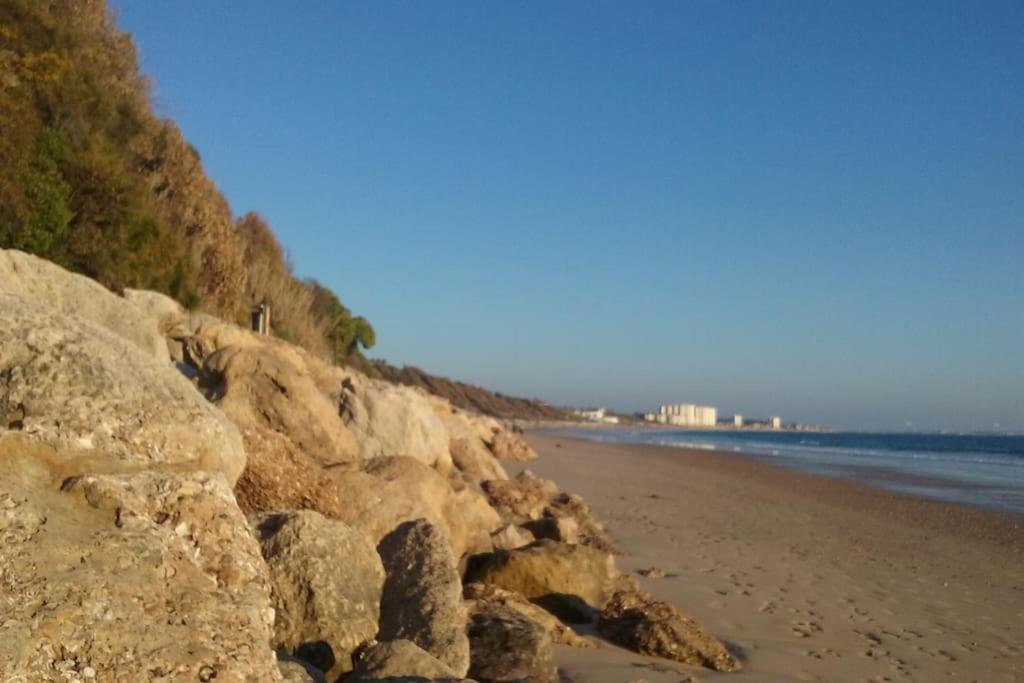 Piso Muy Moderno Para 4 Personas Y Una Cuna A 7 Min Caminando A La Playa, Con Aire, Balcon Con Vistas Y 2 Piscinas El Puerto de Santa María Esterno foto